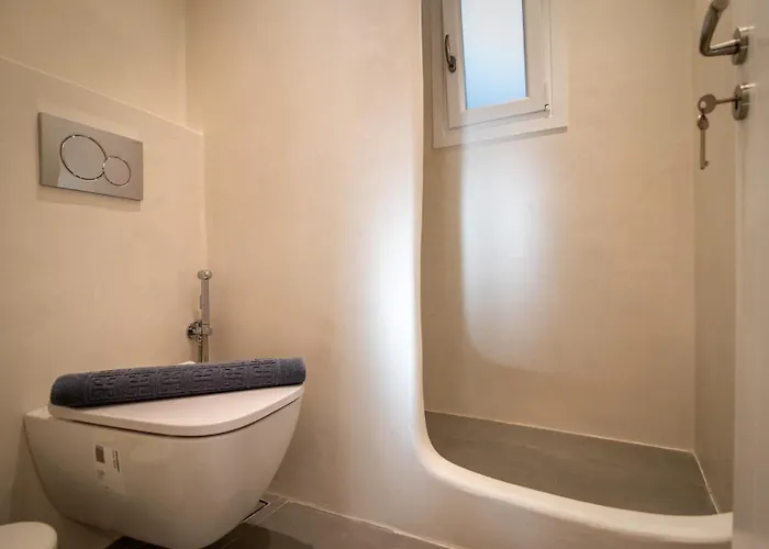 Short Lemon Tree * Naxos City