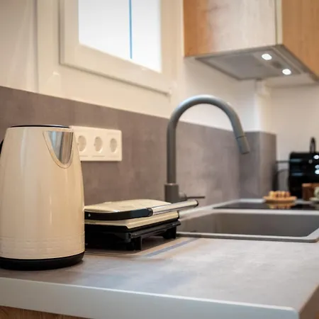 Short Lemon Tree * Naxos City