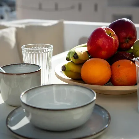 Short Lemon Tree Apartment