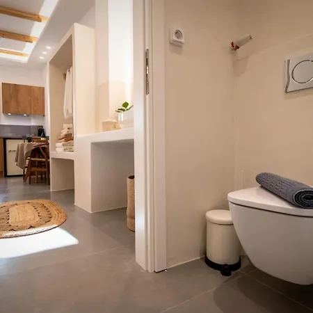 Short Lemon Tree Apartment *