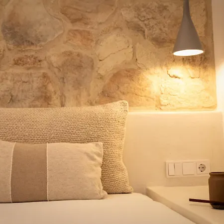 Apartment Short Lemon Tree