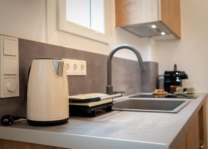 Short Lemon Tree * Naxos City