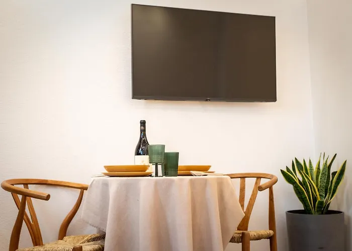 Short Lemon Tree Апартаменты